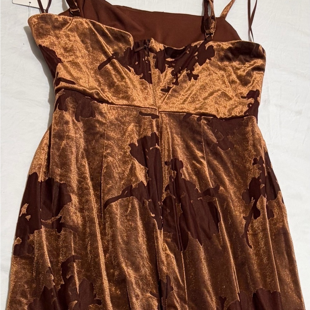 Taylor Brown Velvet Floral Ruched Midi Dress Slit NWT Size 2 - Picture 5 of 15